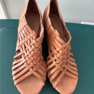 Chocolat Blu Tan Woven Leather Heels